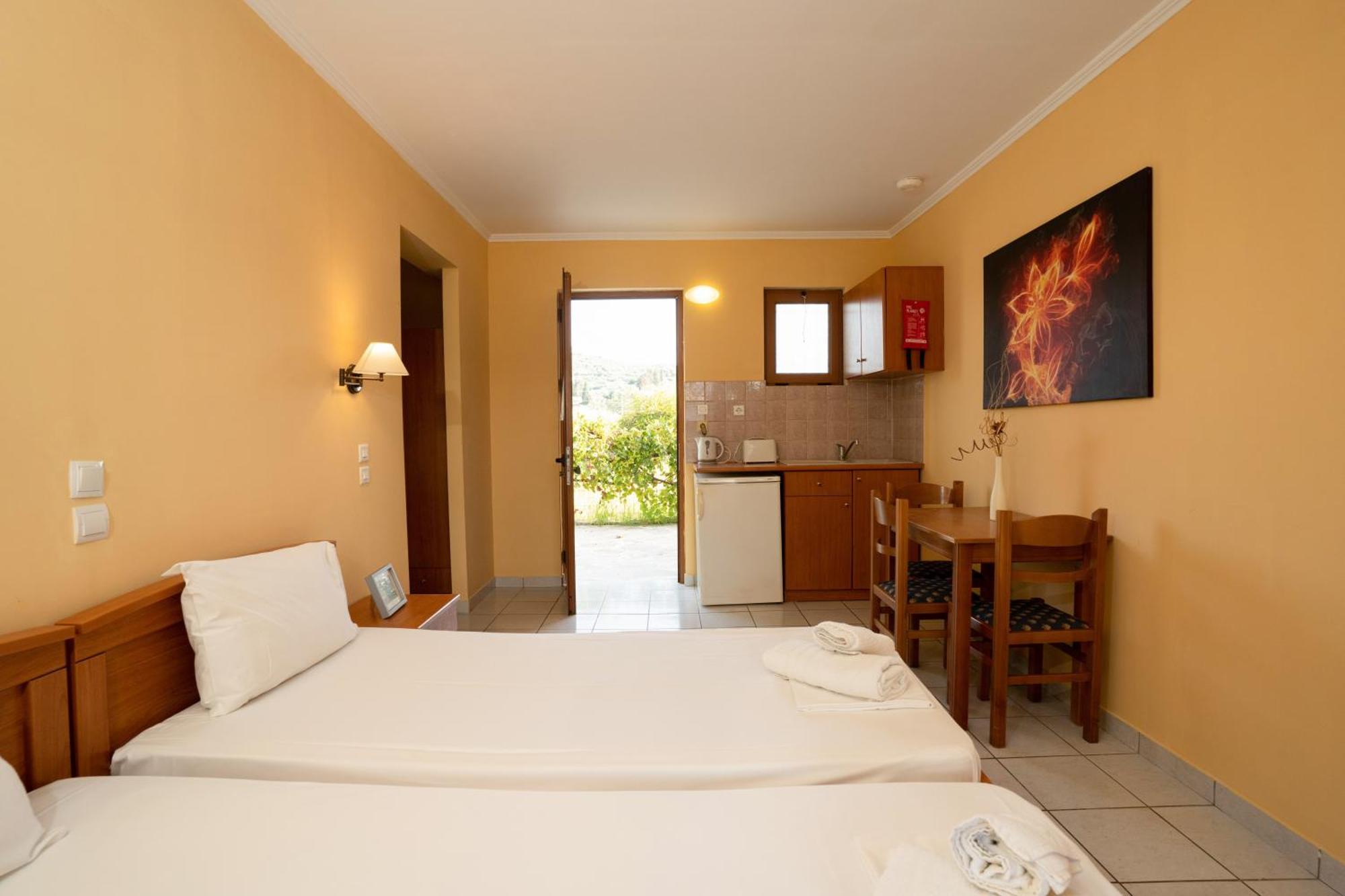 Elpida Hotel Alykanas  Exterior photo